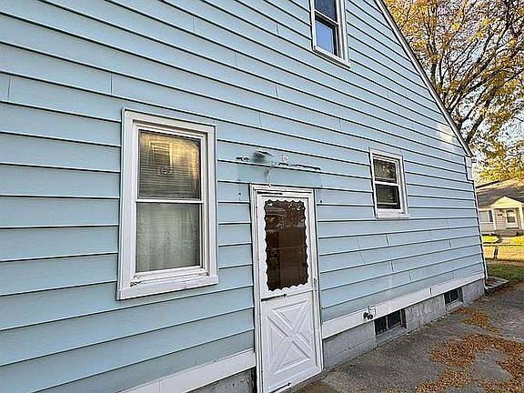 3rd image of 7276 Sterling St