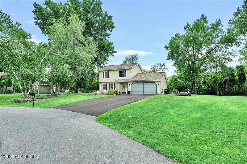 3rd image of 7 Cottonwood Court