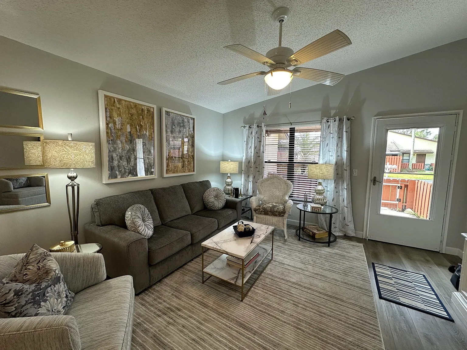 2 bed, 2.0 bath, 1026 sqft, $3,200 — Photo 3