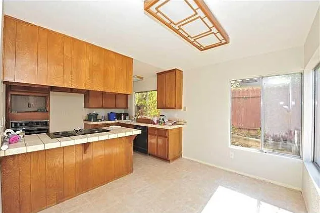 13282 Deron Ave — Photo 10