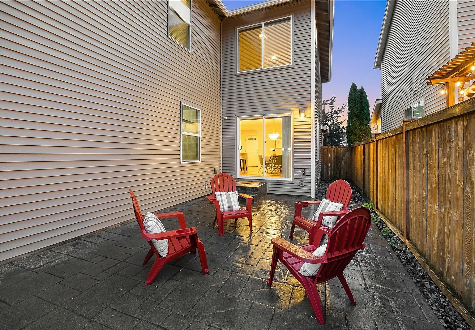 3 bed, 2.5 bath, 2150 sqft, $3,800 — Photo 3