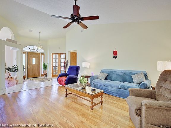 3rd image of 1109 Hammock Rd