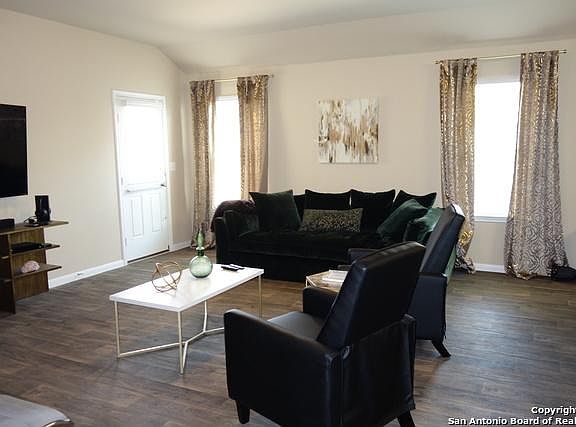 4th image of 115 Calf Creek Dr