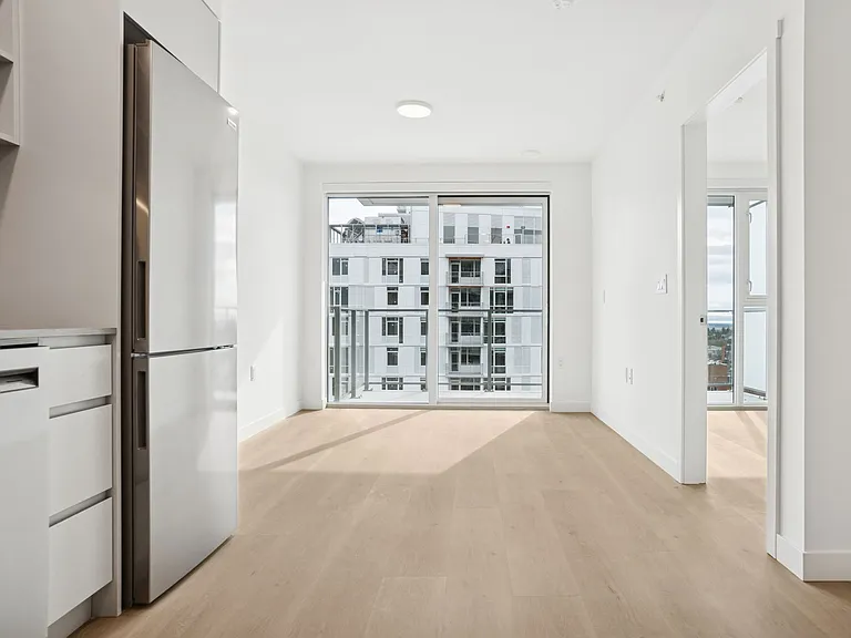 5670 Cambie St — Photo 20