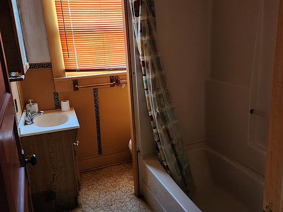 5th image of 501 SW Hillside Rd