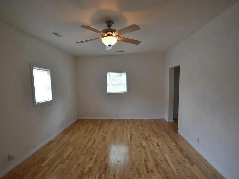 555 S Locust St #3 — Photo 23