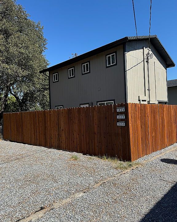 2nd image of 1833 Grace Ave