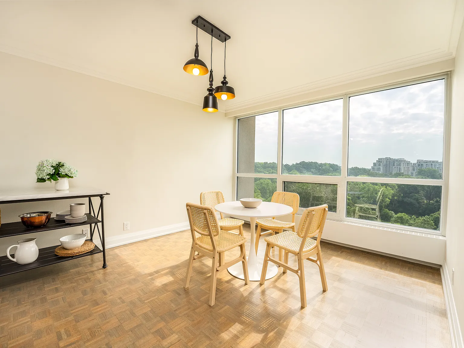 39 Old Mill Road Toronto — Photo 4