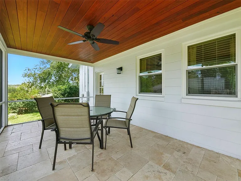 1426 Crestview Dr — Photo 27