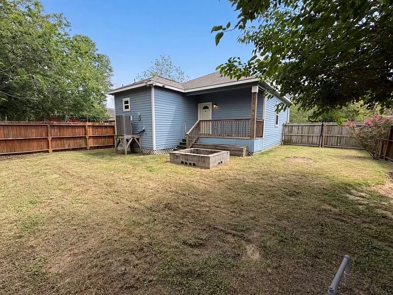 4417 Edward St — Photo 7