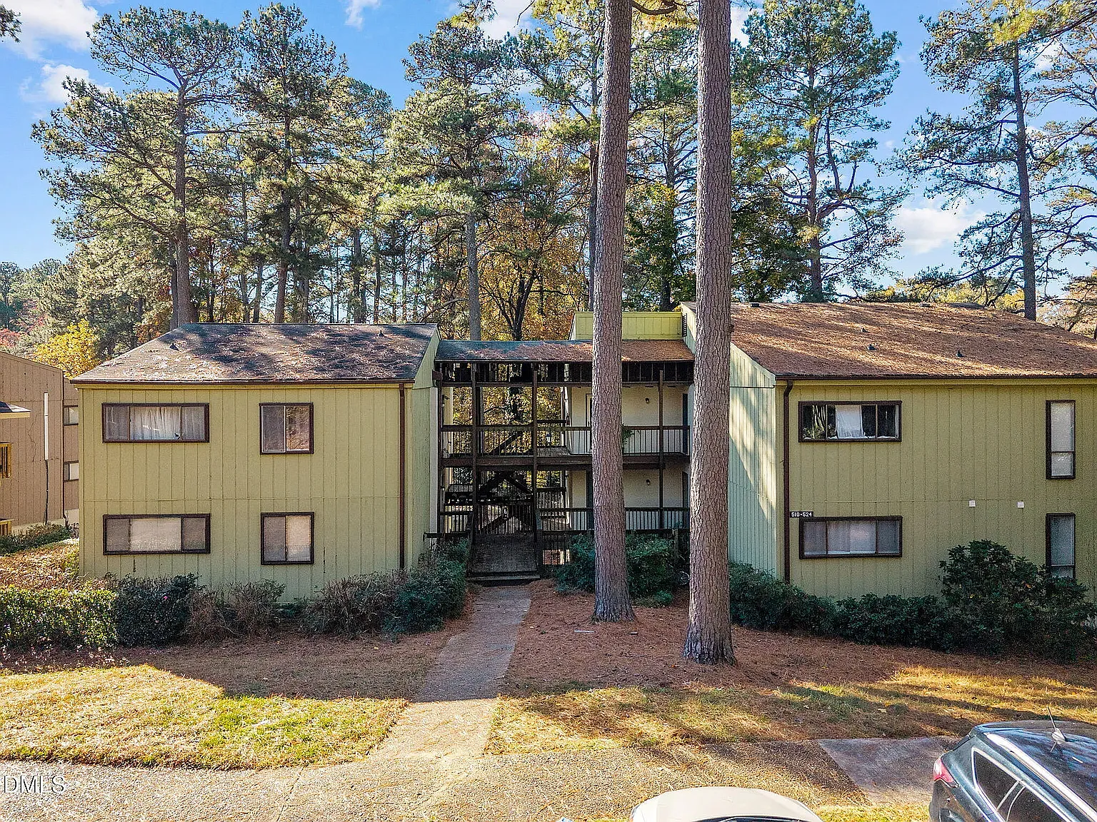 2 bed, 1005 sqft, $750 — Photo 1