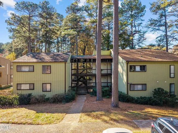 514 Pine Ridge Pl, Raleigh, NC 27609