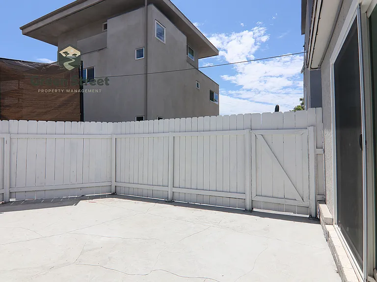 6831 Amherst St — Photo 20