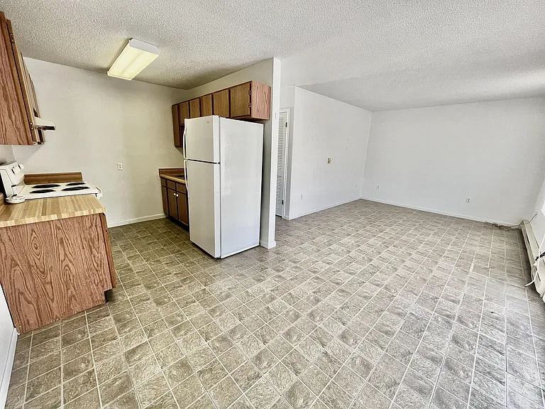 709 E Woodland St #3 — Photo 10