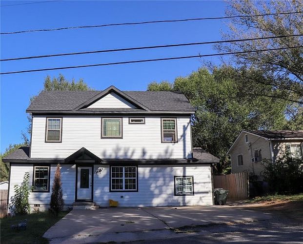 1st image of 1832 S Ashwood Ave