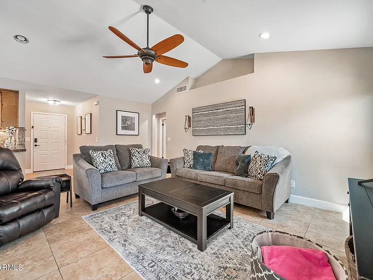 3659 W Elgin St — Photo 26