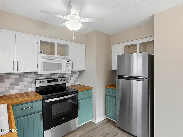 1299 Wellington Ave — Photo 8