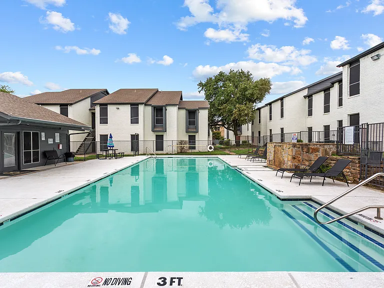 Harwell Apartments — Photo 15