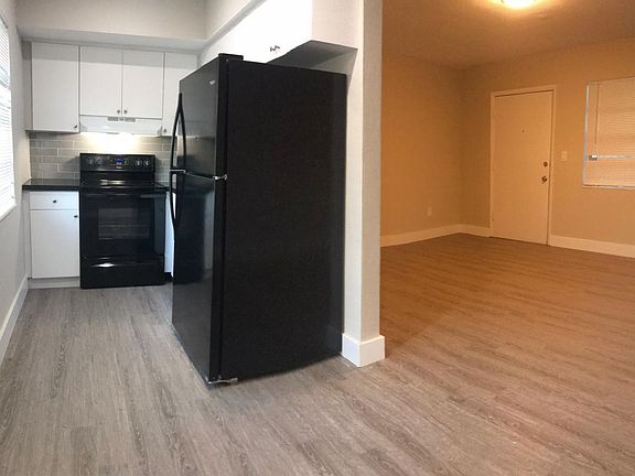 2nd image of 17031 NE 21st Ave #15
