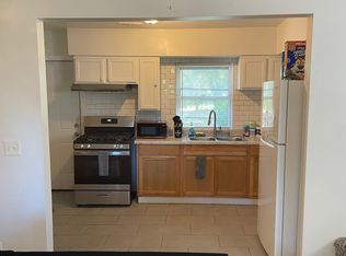 27 Hill Ave #1, Elgin, IL 60120