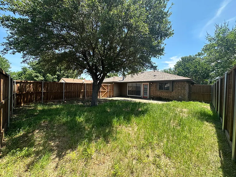 4045 Cavalry Dr — Photo 35