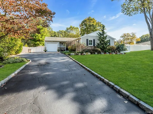 185 14th Avenue, Holtsville, NY 11742