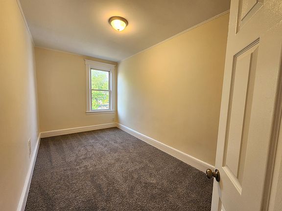 5th image of 170 Williams Ave #2