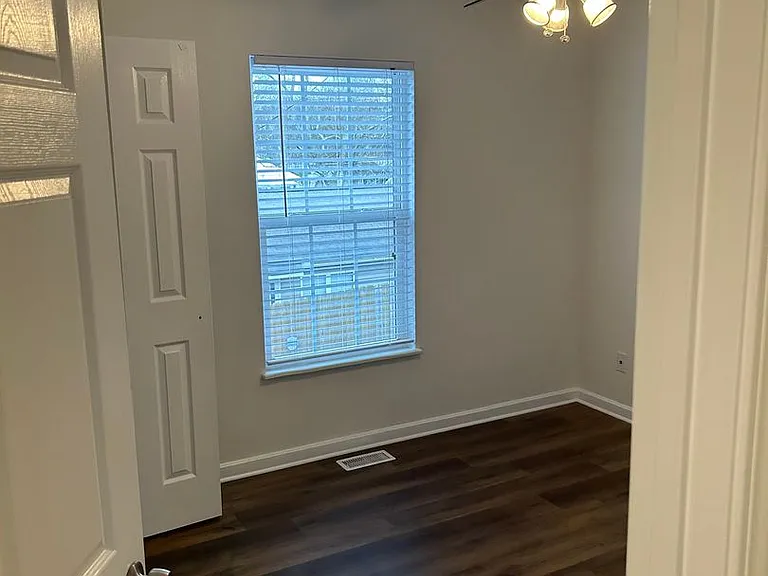 907 Mynders Ave — Photo 15