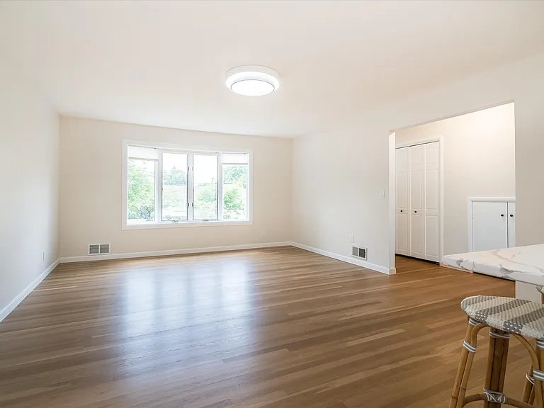 26 Garret Pl — Photo 2