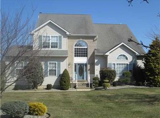 7 Dayna Dr, Monroe, NJ 08831