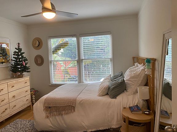 4th image of 2108 Ocean Park Blvd #B