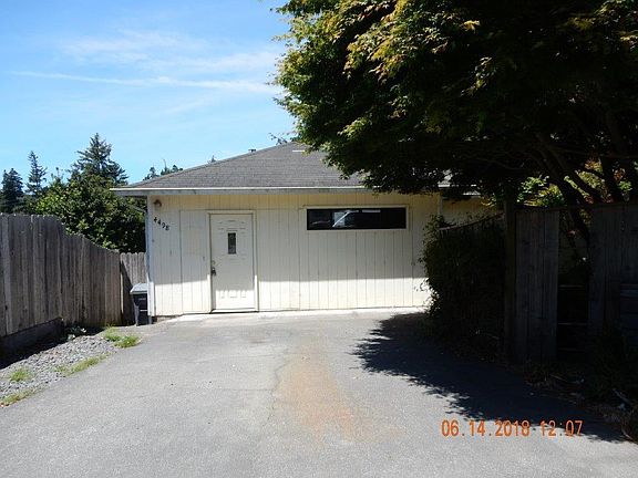 2nd image of 4498 Little Fairfield St