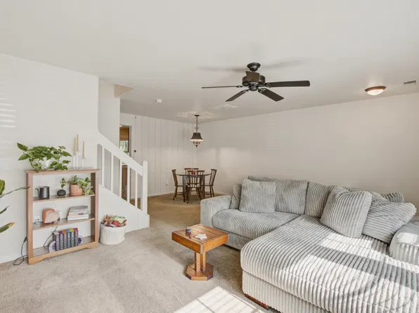 1204 Pine Bluff Dr, Summerville, SC 29483