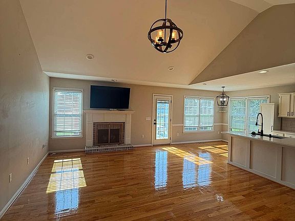 3rd image of 1232 New Hope Rd