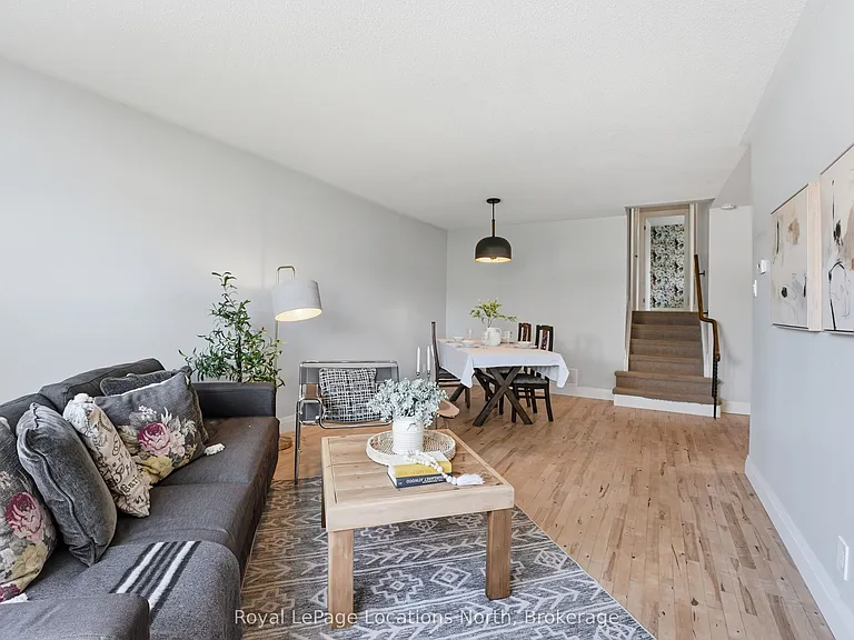 32 Courtice Cres — Photo 2