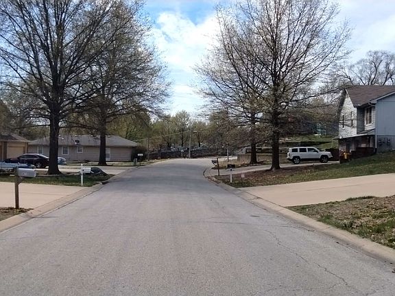 4th image of 5409 Oxford Ave