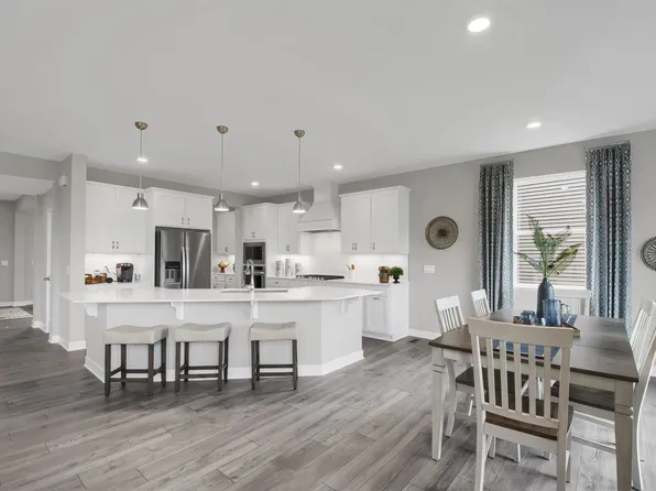 2471 Marsh View Ct, Shakopee, MN 55379