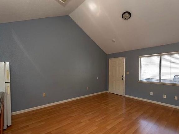3rd image of 1945 Louisiana St APT 2