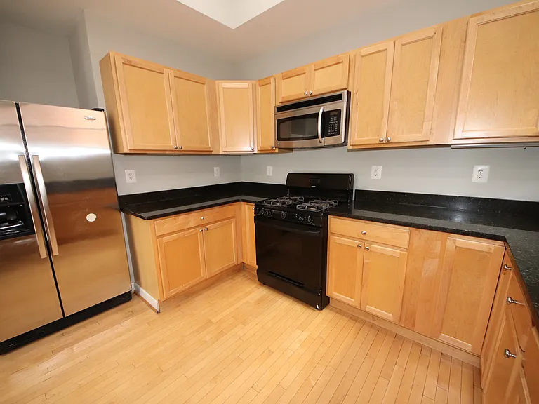 2443 Callow Ave #3 — Photo 10
