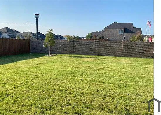 1308 Rousseau Dr — Photo 12