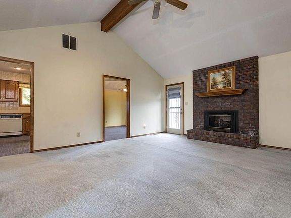 3rd image of 125 Briarwood Ln