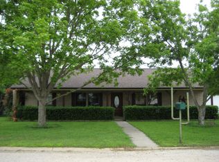 113 Yucca, Jourdanton, TX 78026