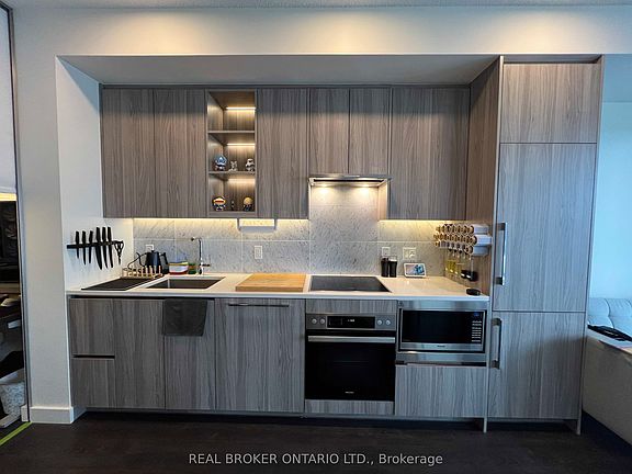 4th image of 85 McMahon Dr #1008