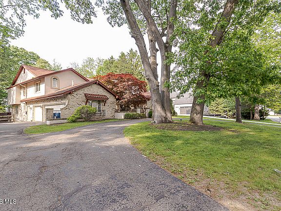 5th image of 4722 High Oaks Blvd