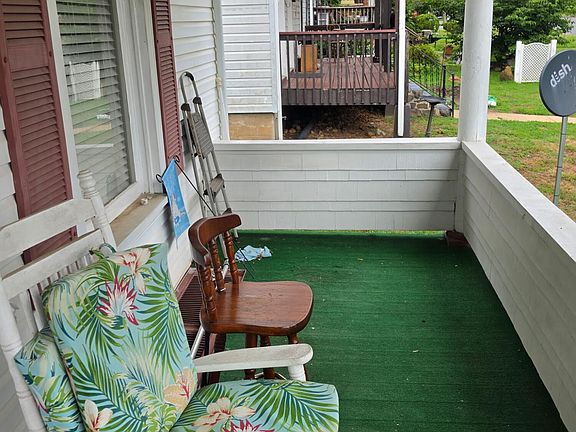 3rd image of 652 Highland Ave SE