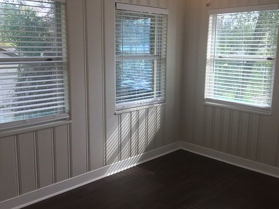 4th image of 5327 Palmer Ave #2