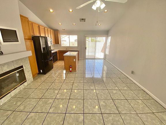 4th image of 7584 McClintoc Dr