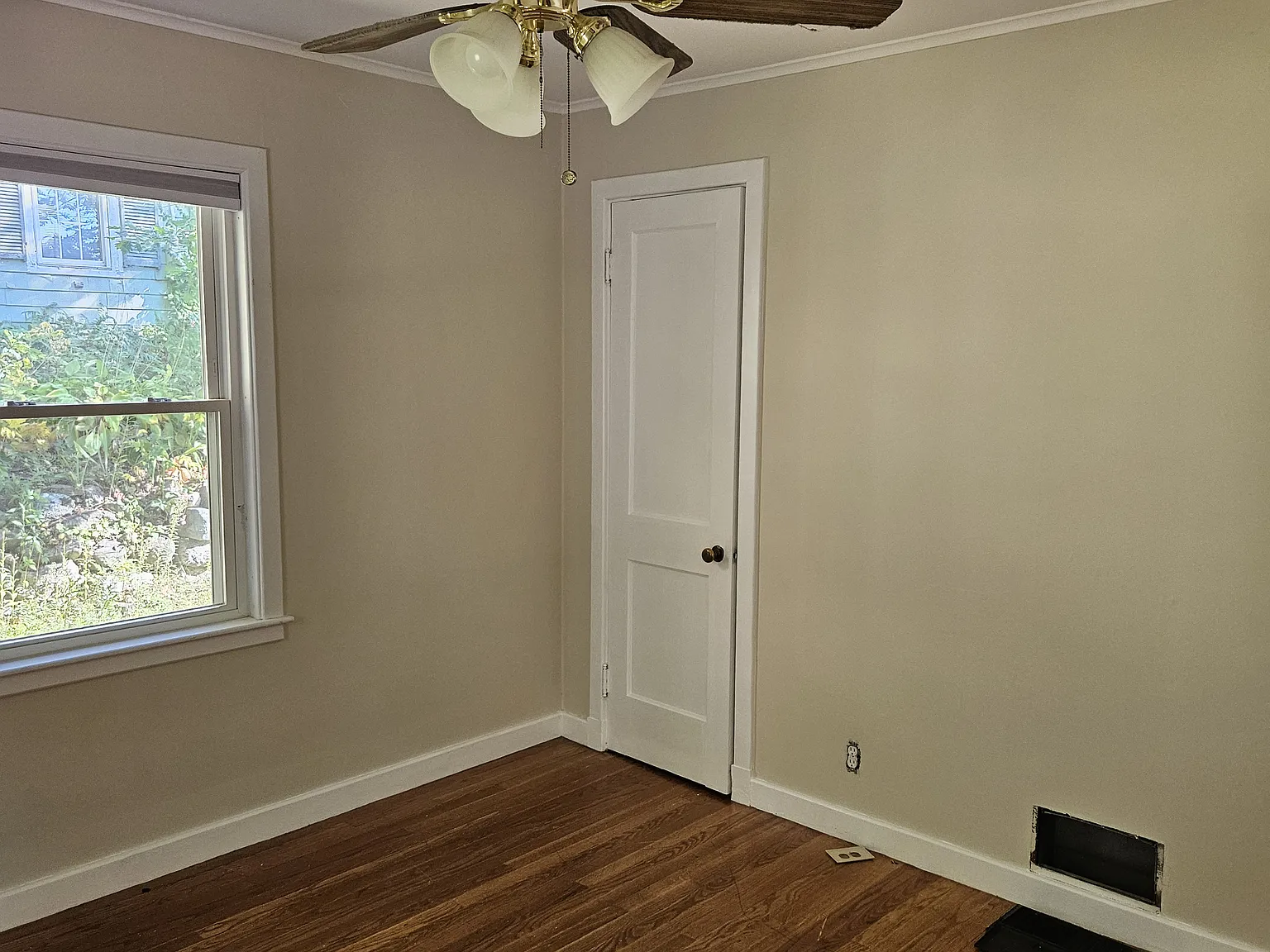 3 bed, 1000 sqft, $2,200 — Photo 4