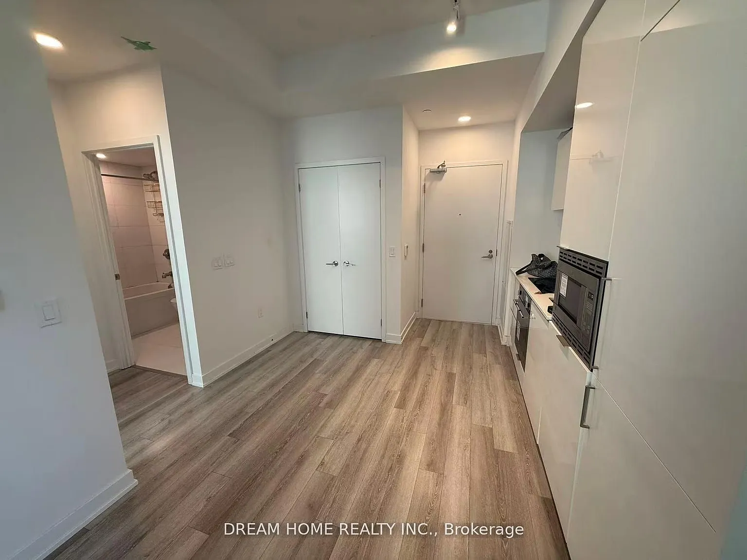 1 bed, $2,200 — Photo 3