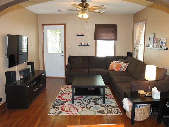 2nd image of 322 Blue Earth St